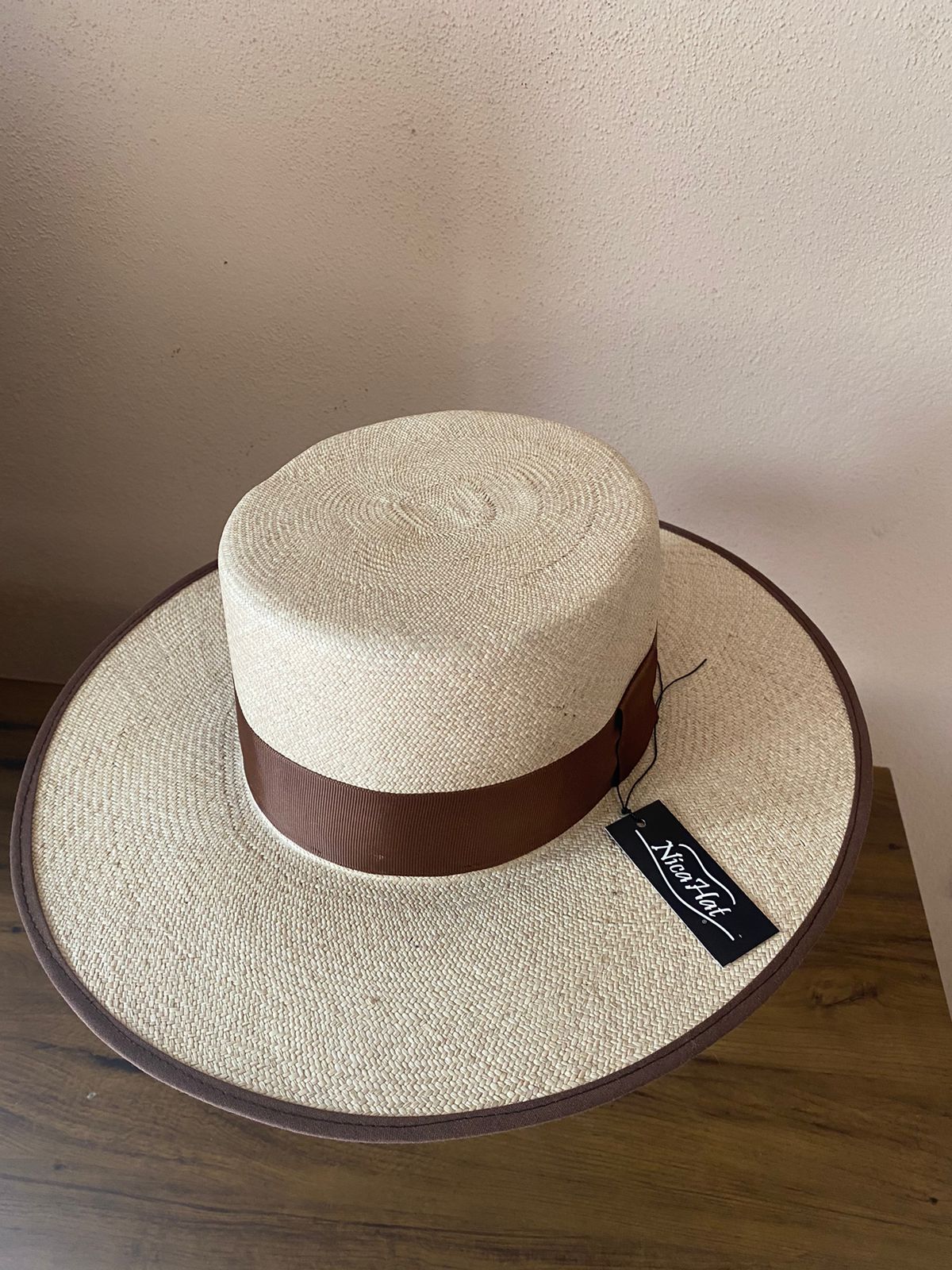 Sombrero estilo Andaluz, tejido fino, cinta café