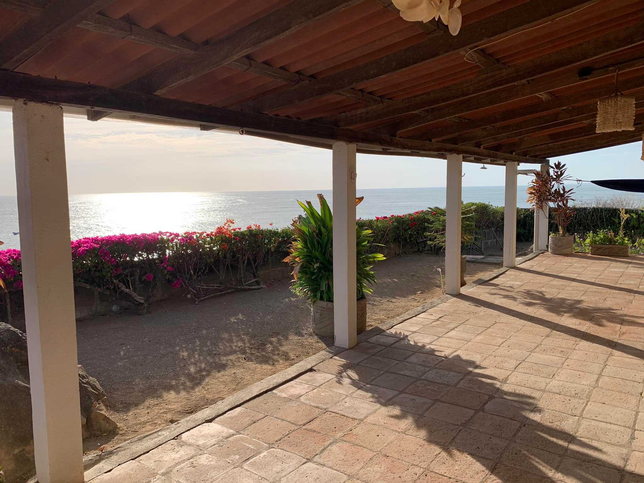 se venden casas con vista al mar en casares