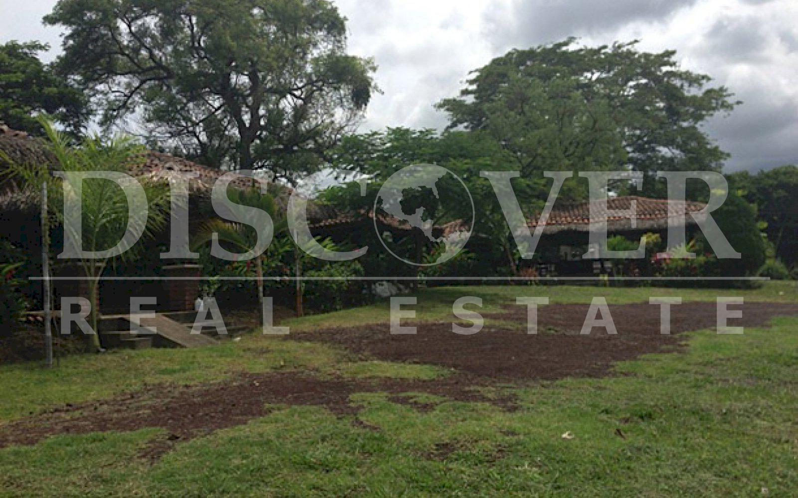 VENTA DE AMPLIO TERRENO EN CARRETERA A MASAYA.