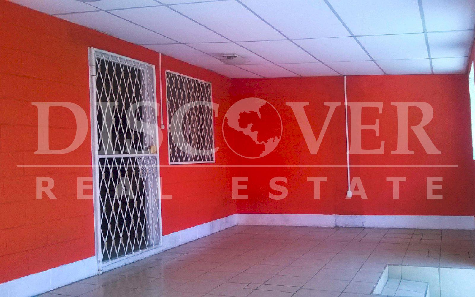 CASA EN VENTA EN RESIDENCIAL SANTA EDUVIGES, MANAGUA Venta de Casas